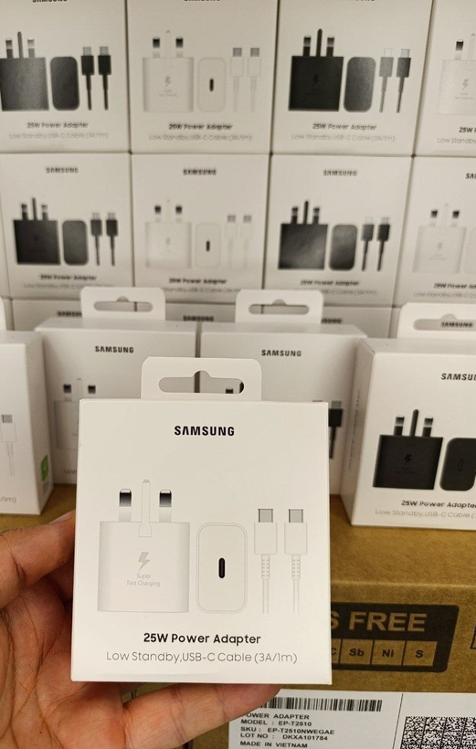 شارژر 25W مدل 2510 نسل جدید کیفیت اورجینال به همراه کابل