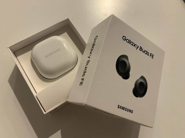 هدفون بلوتوثی سامسونگ مدل Galaxy Buds FE
